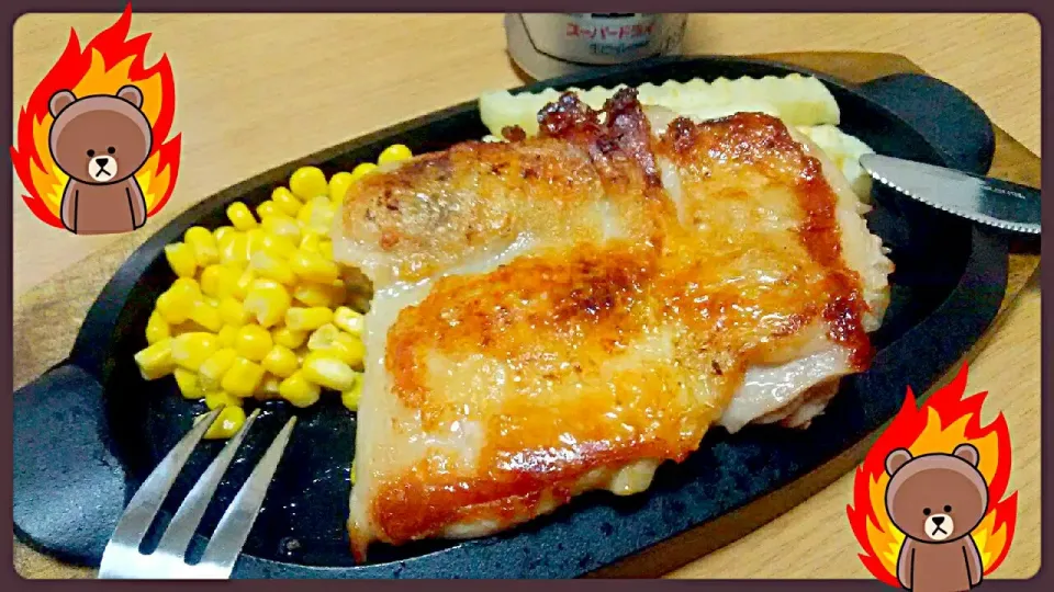 Snapdishの料理写真:じゅー🔥じゅー🔥チキンステーキ！|ひとみんΨ(*´∀｀)Ψさん