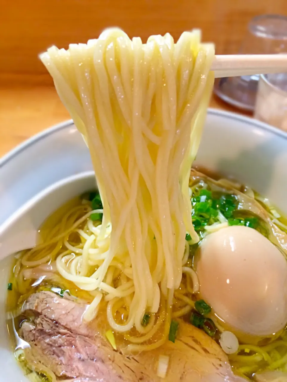 ♪( ´▽｀)塩ラーメンの麺〜@麺屋 彩香|morimi32さん