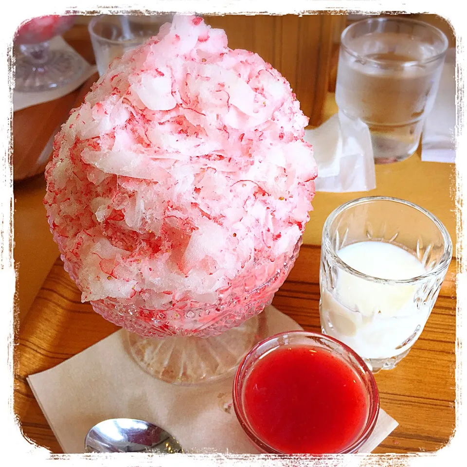 苺まるごとかき氷🍧|Makikoさん