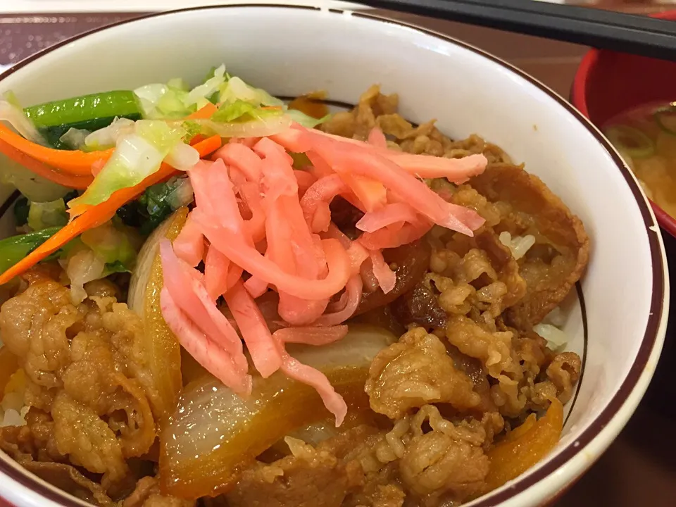 Snapdishの料理写真:今日のランチは、すき家の牛丼😆|sono.kさん