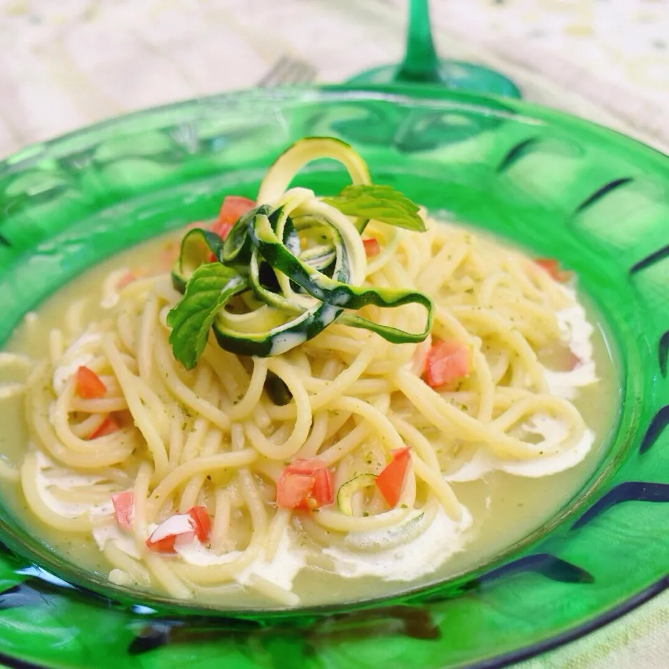 ズッキーニの冷製パスタ🍃ミントクリームがけ Cold pasta of zucchini with mint cream🍃|ふじたかなさん