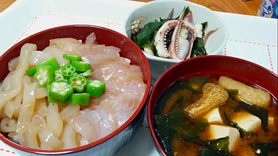 イカとカサゴの漬け丼
イカとワカメの酢味噌あえ|あぁちゃんさん