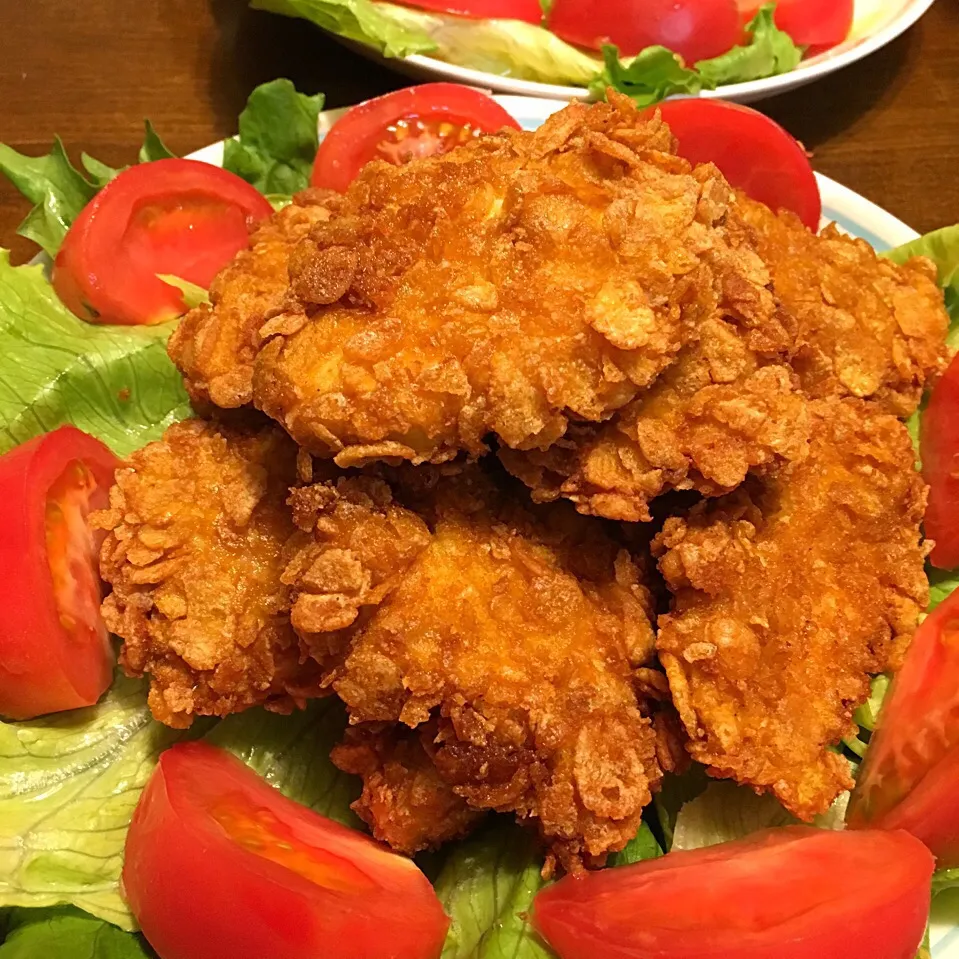 Snapdishの料理写真:sakurakoさんの料理 バリバリ雷チキン！～鳥むね肉のカレー味コーンフレーク揚げ～子供たちのお気に入りでリピ💕|ゆうみん（4人の母ちゃん）さん