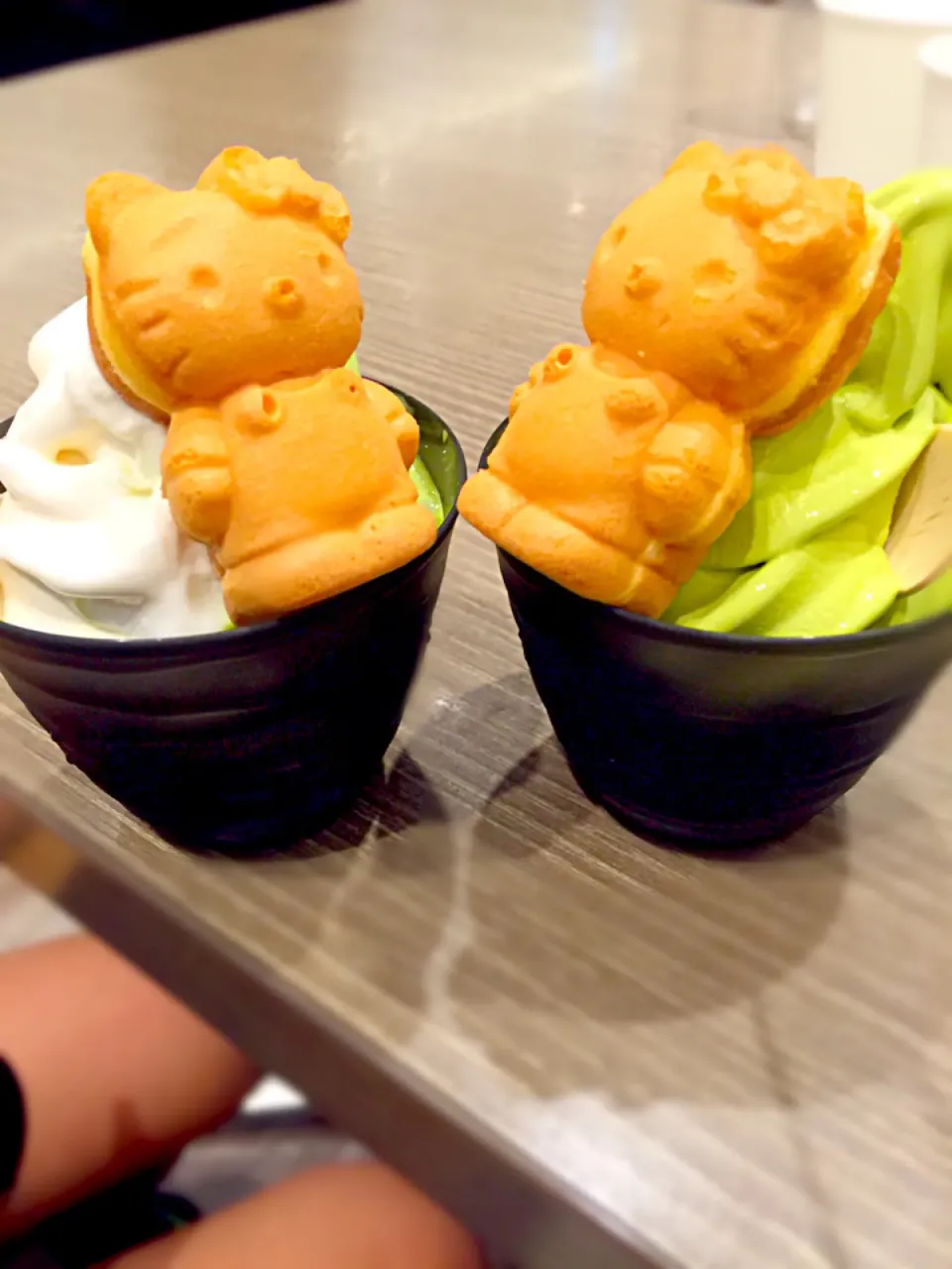 Snapdishの料理写真:キティちゃん焼き  抹茶ソフト＆ミルクソフト🍦コーンフレーク入り|ch＊K*∀o(^^*)♪さん