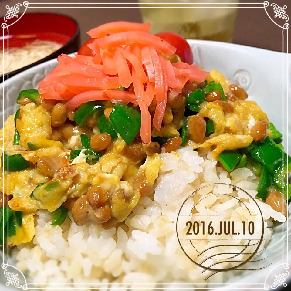 angiee♡さんの、納豆と甘辛いふわふわ卵の丼を作ってみた〜♪|佐倉さん