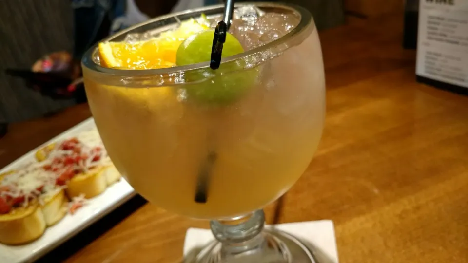 Applebee's white peach sangria|paulaさん