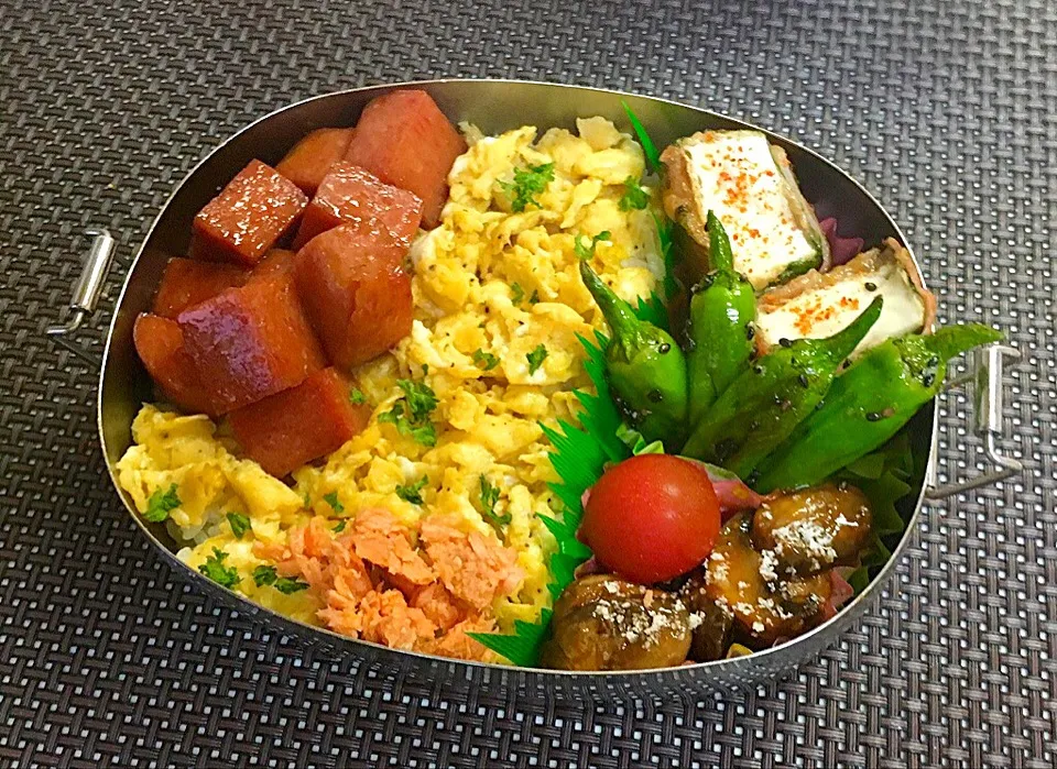 昼弁。ゆりえさんの料理 スパム丼
リピ♬♬♬|モナママさん