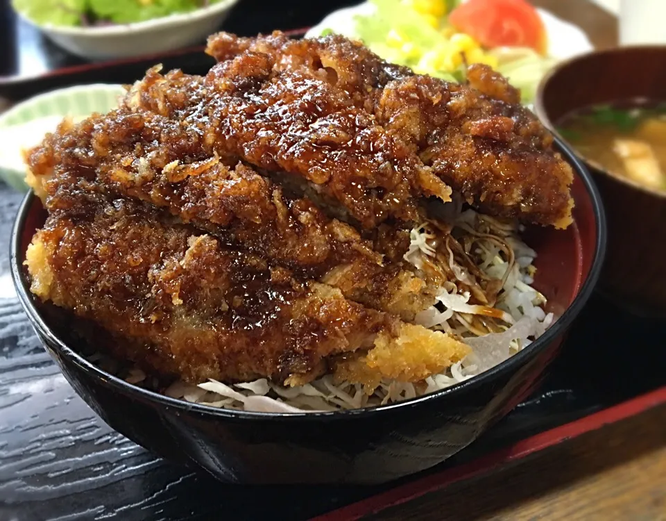 昼ごはん  ソースがけカツ丼|ぽんたさん