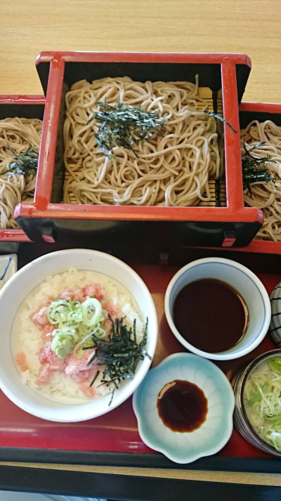 そば三段盛り、ネギトロ丼|nobさん