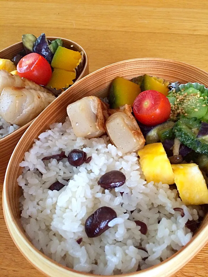 Snapdishの料理写真:お楽しみダイエット弁当😁
コンニャクの豚肉巻き巻き生姜焼き✨
黒豆の炊き込みゴハン🎶
ゴーヤとお茄子の柚子味噌和え👍|5ネコママさん