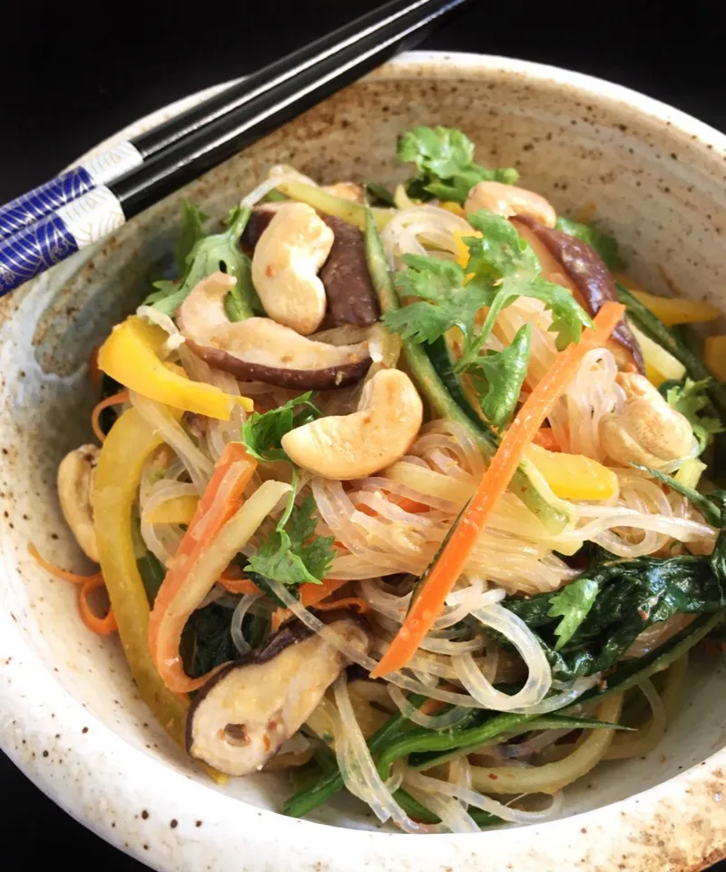 Vermicelli and veggie salad with spicy peanut butter dressing|coxiella24さん