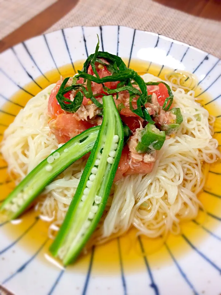 Snapdishの料理写真:ツナトマトオクラのぶっかけ素麺♡|sabaさん