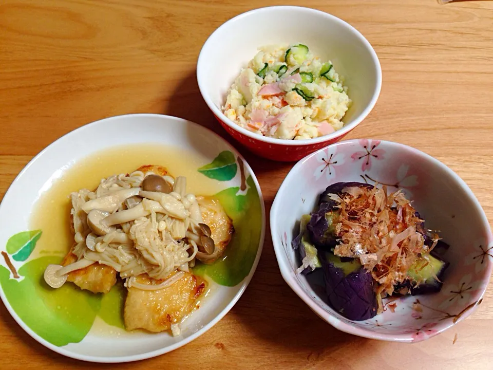 Snapdishの料理写真:鶏胸肉のキノコあんかけ⭐️焼きナス⭐️ポテトサラダ|ほなさん