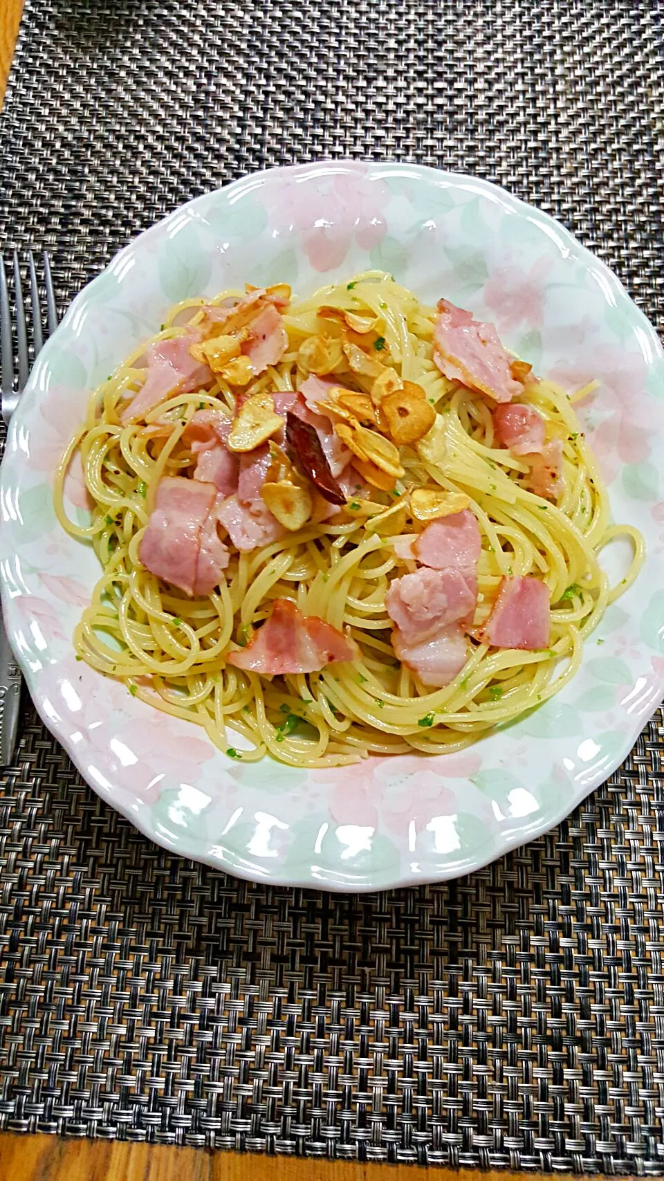 息子の晩飯‼　ガーリック&ベーコン🍝|クッキングオヤジさん