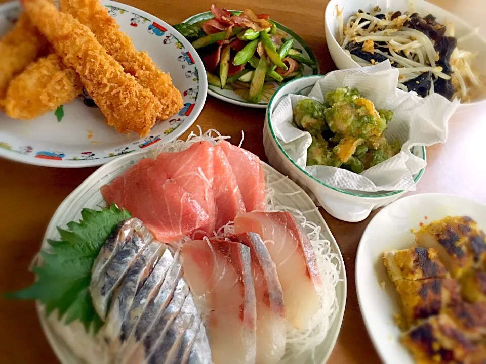 メインはお刺身🐟
あと。手料理でないものとかもイロイロ😊|kiroさん