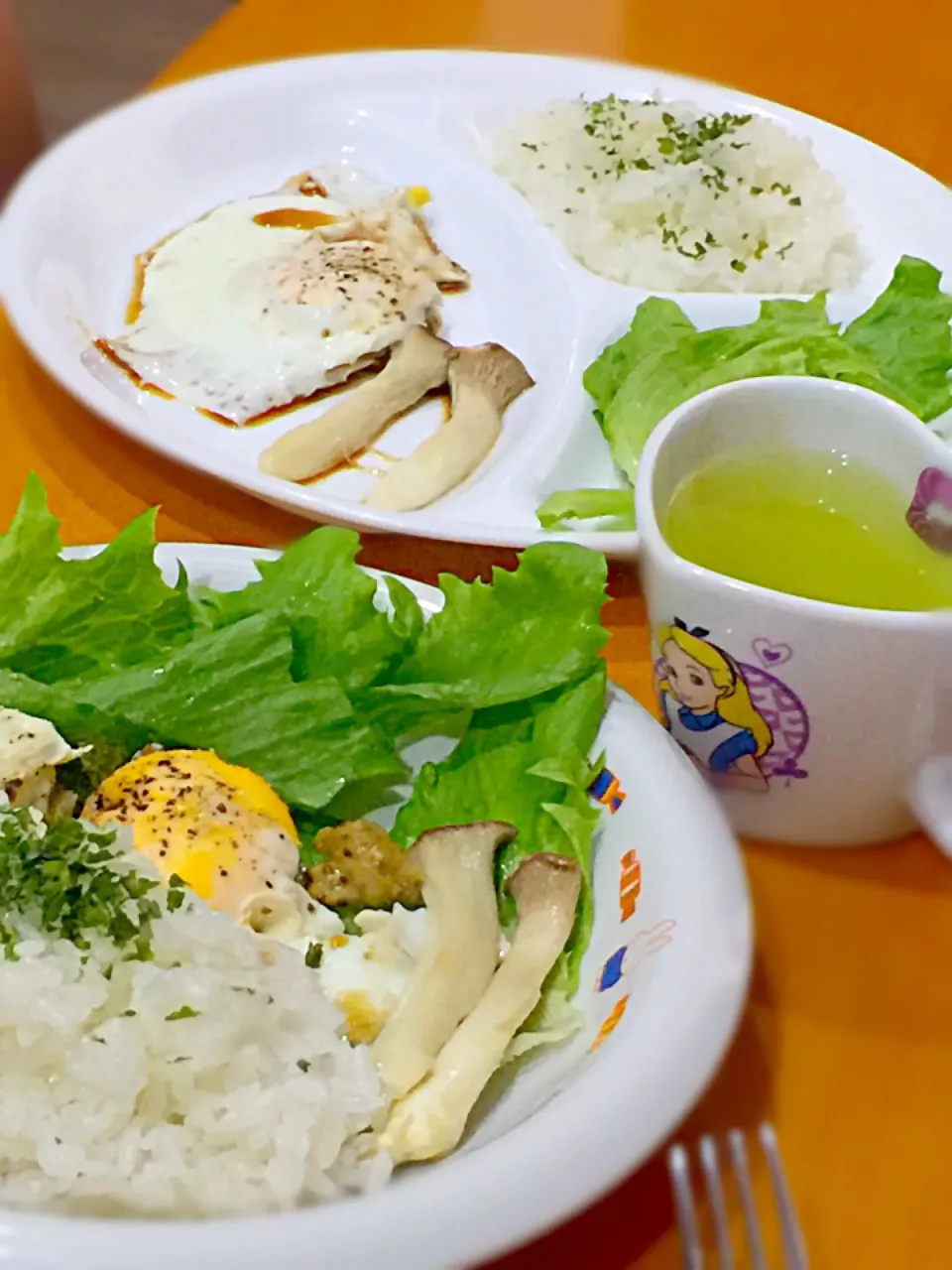 目玉焼き🍳 エリンギソテー  グリーンサラダ  粒マスタード  朝茶🍵|ch＊K*∀o(^^*)♪さん