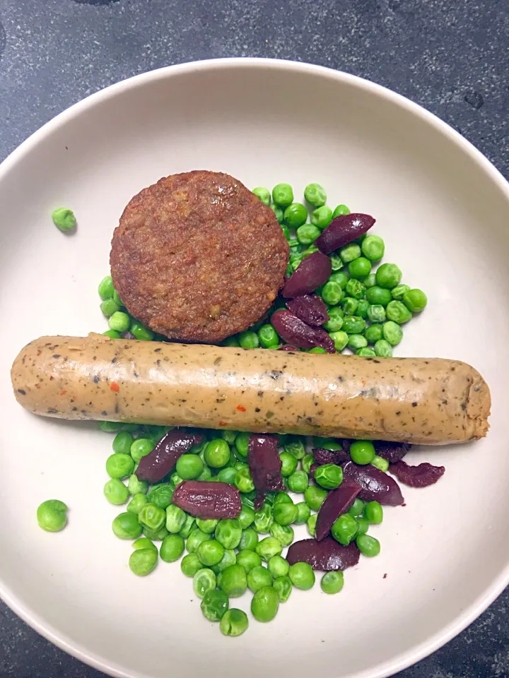 Peas veggie Italian sausage veggie patty olives|Luiza Gomesさん