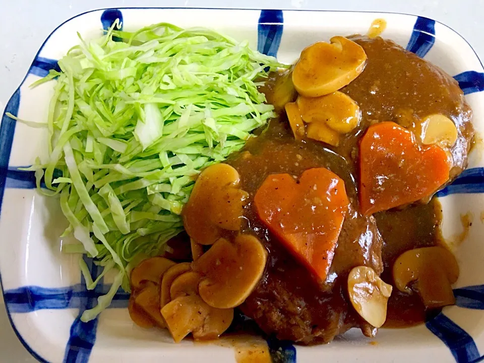 カレー味の煮込みハンバーグ|寧々栄養士さん