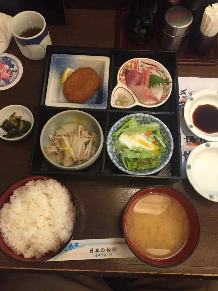 お昼は定食|アクちゃんさん