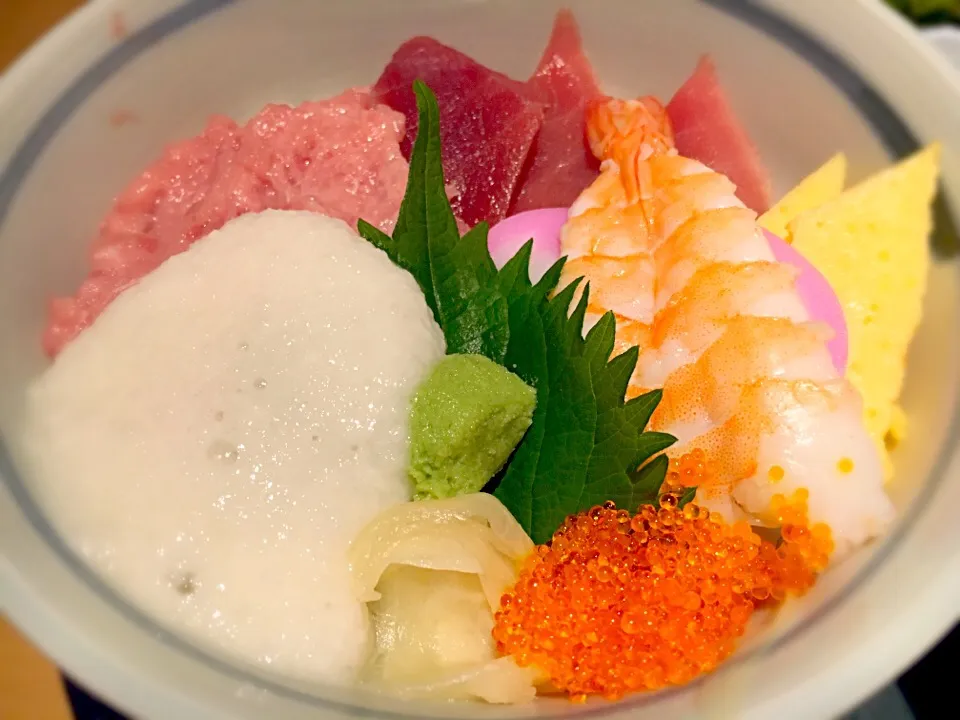 Snapdishの料理写真:芝字良 海鮮丼 大漁汁付|ゆうじ.さん