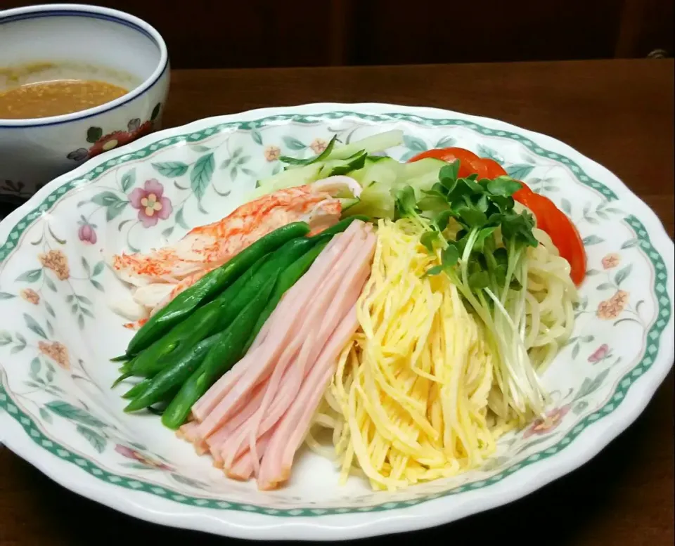 冷やし中華～🎶今日はごまだれ😋|あらいぐまのしっぽさん