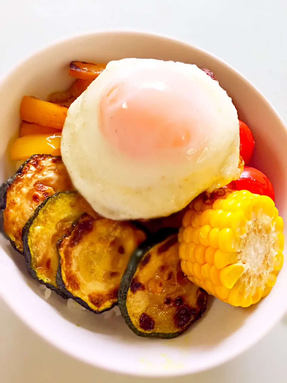 2016/07/13 前日の残りでロコモコ風丼 冷凍卵の目玉焼き付き！|愛華さん