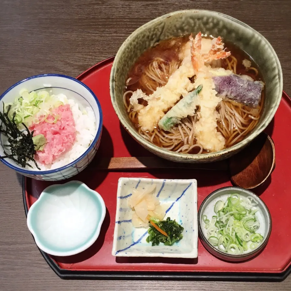 おろし天蕎麦（温）お好み丼ランチネギトロ丼で|美也子さん