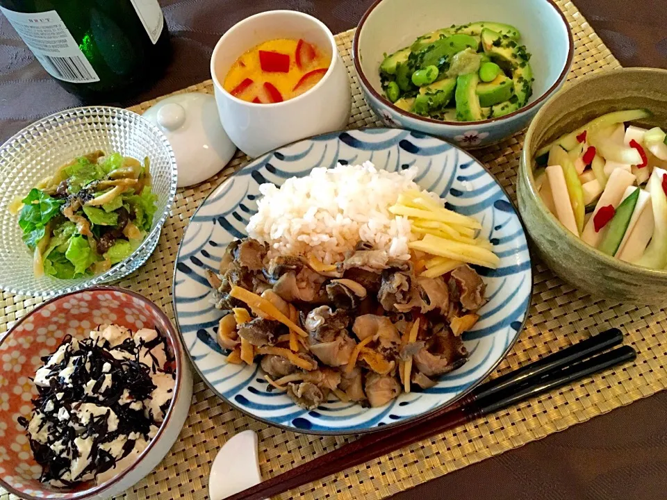 つぶ貝の生姜うま煮（丼👴🏻）&おばんざい（長芋とセロキューの梅酢サラダ、芽ひじき白和え、レタスと木耳と搾菜ナムル、アボカドわさび醤油、トマたま蒸し）|ふかرさん