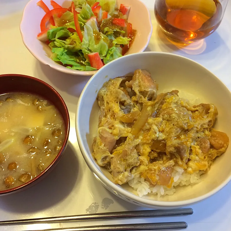 ❁親子丼
❀サラダ
✿なめこと豆腐の味噌汁

2016/07/13|ちび太さん