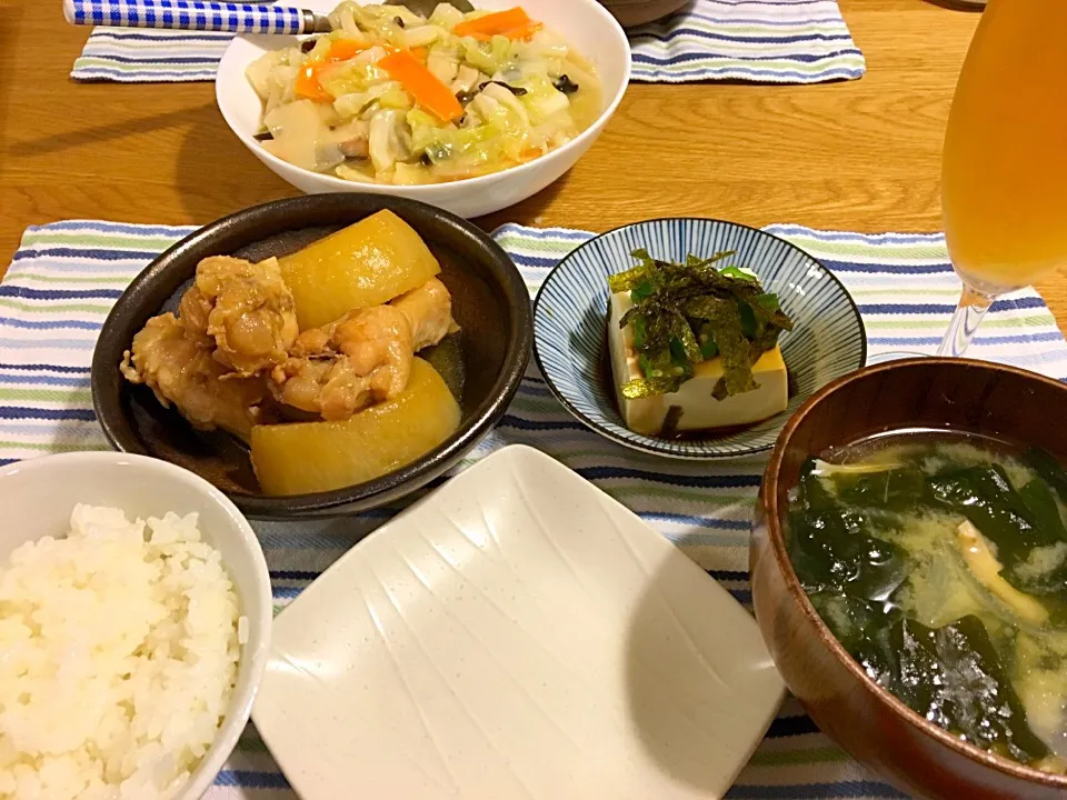 ＊手羽元と大根の煮つけ
＊八宝菜
＊冷奴オクラのせ
＊玉ねぎとしめじとワカメの味噌汁|モケモケさん