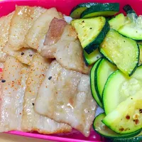 Snapdishの料理写真:甘辛豚バラ丼弁当♪|なささん