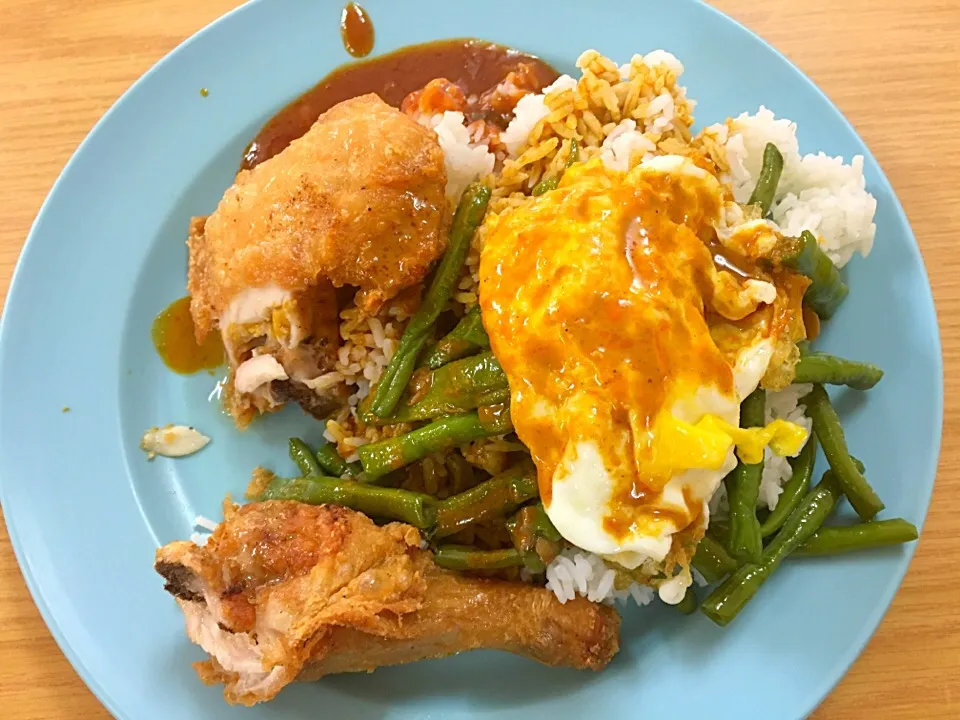 Snapdishの料理写真:lim fried chicken rice|ctevenさん