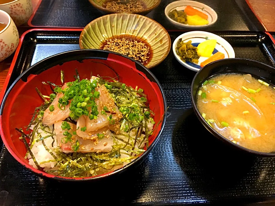 こつこつ庵で、大分名物『琉球丼』|コージ💫さん