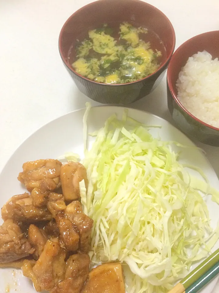 Snapdishの料理写真:鳥照り焼き定食|LOUPEのオフィスごはんさん