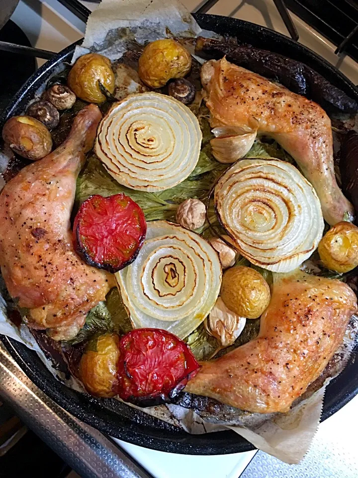 骨付き鶏もも肉と色々お野菜のグリル🍗|がうママさん