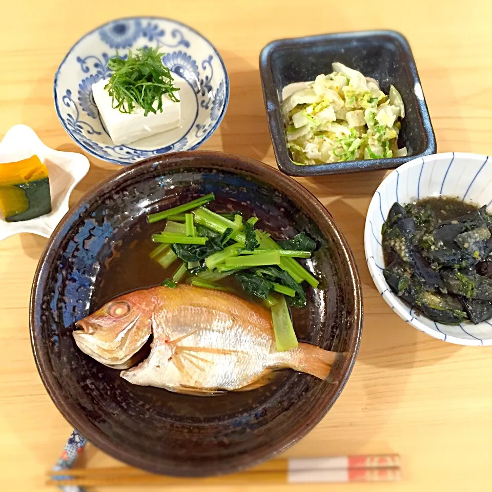 連子鯛の煮付け🍀白菜サラダ🍀茄子の香味和え🍀カボチャの煮付け🍀冷奴|mochaさん