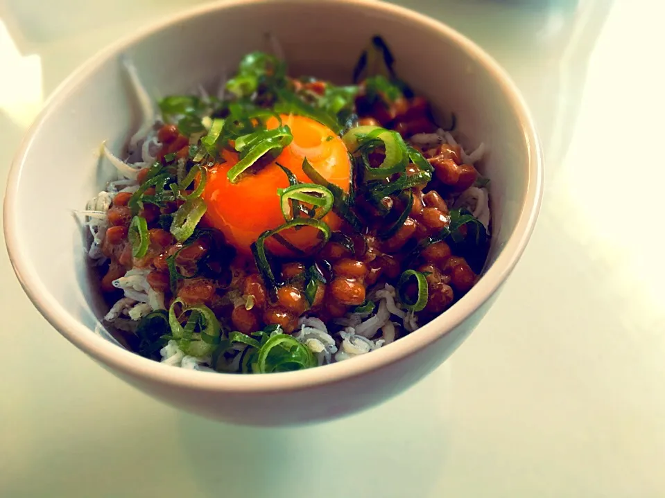 Snapdishの料理写真:納豆しらす丼|ayamiさん