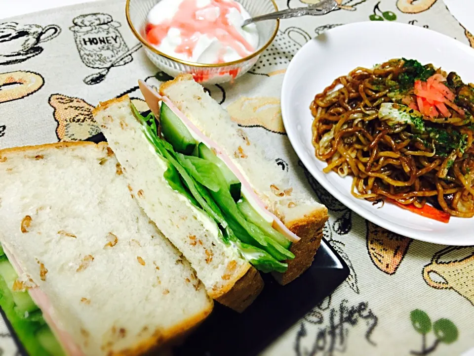 サンドイッチと焼きそば|はるるんさん