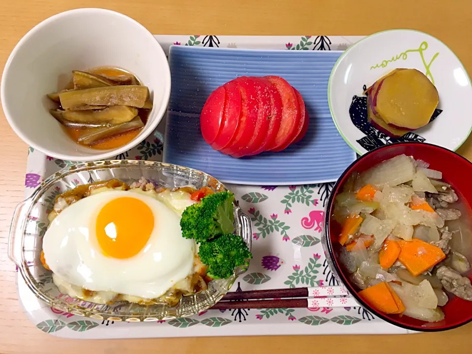 7月14日
冷やしトマト
さつまいもの甘煮
豚汁
茄子の揚げ浸し
焼きチーズカレー目玉焼き乗せ|あちゃんみんさん