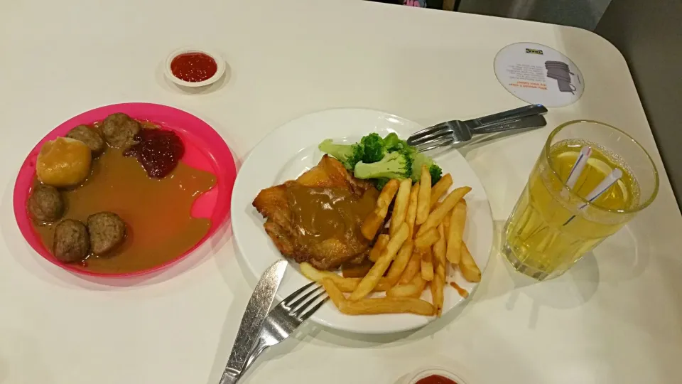 Meatballs & Chicken  Chop @ Ikea|🌷lynnlicious🌷さん