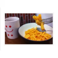 My late night snack, a cup of greentea and macaronicheesy|Ayuwinaさん