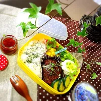 Snapdishの料理写真:ハンバーグ弁当😋🍴|かぼ(≡'・'≡)さん