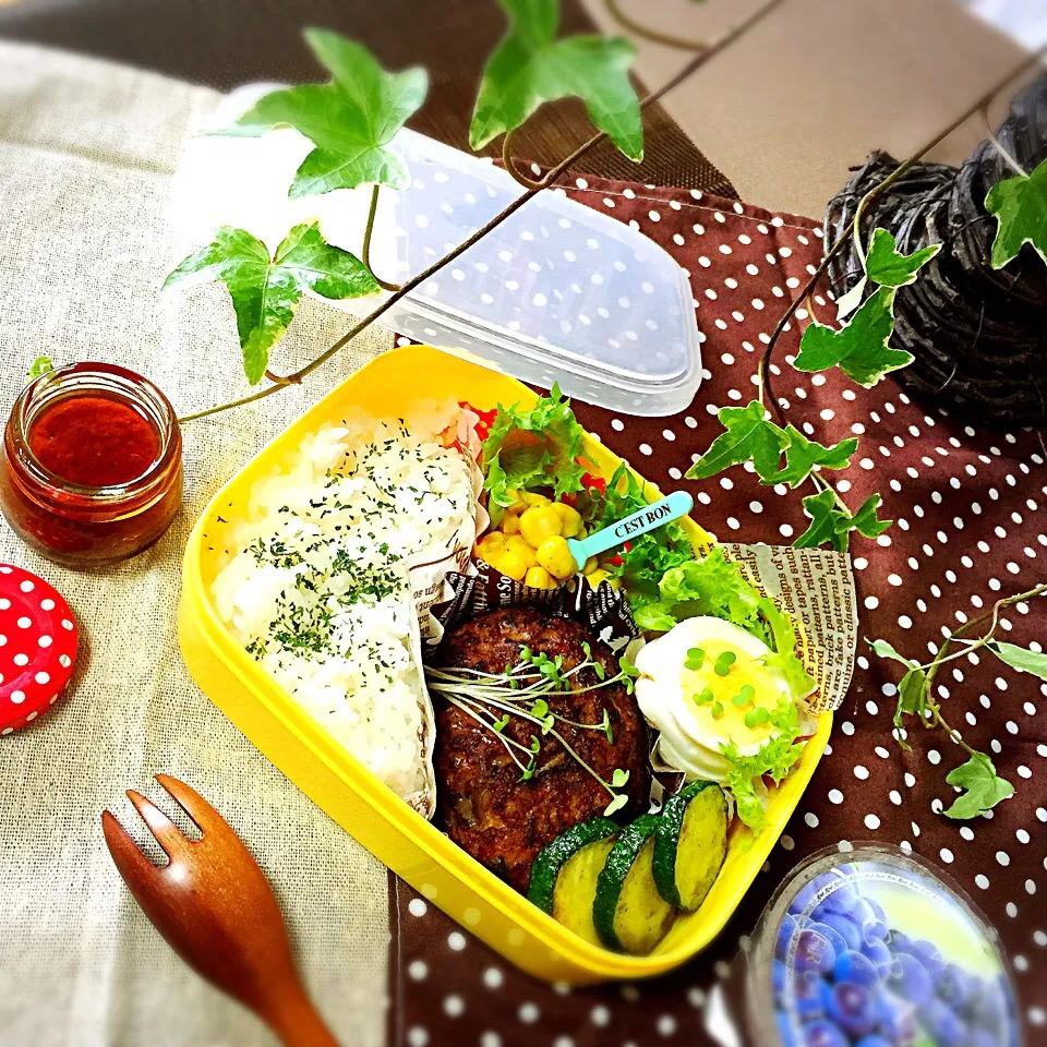 ハンバーグ弁当😋🍴|かぼ(≡'・'≡)さん