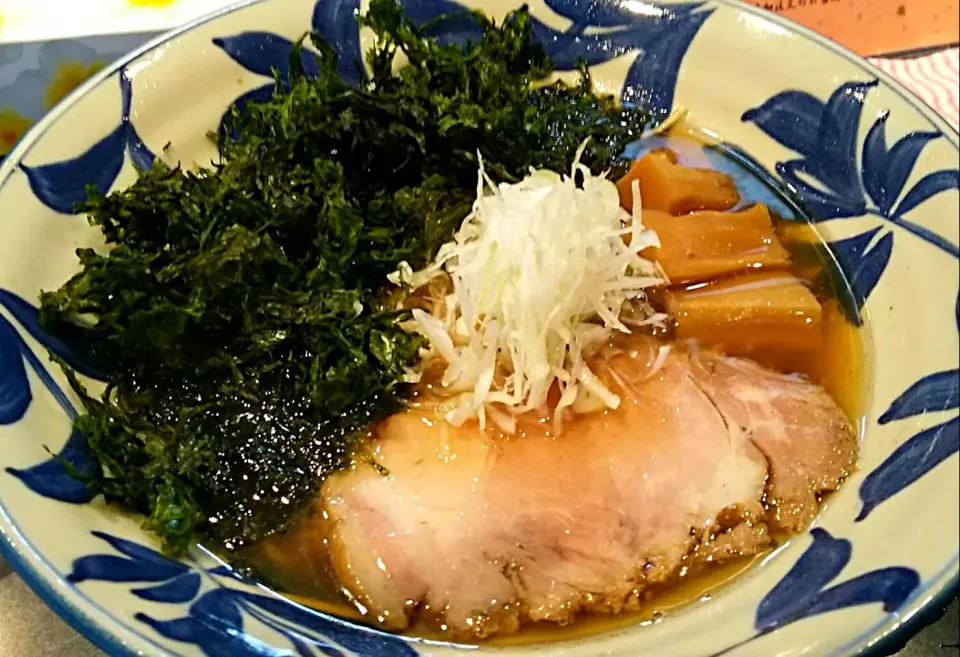 醤油ラーメン岩のりトッピング|哲さん