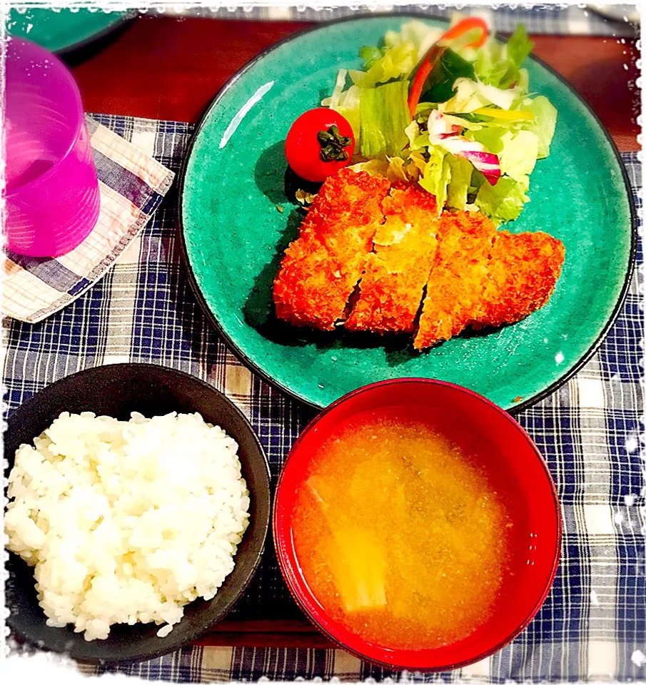 Snapdishの料理写真:今日の夜ご飯
ローストンカツ
えのきと大根のお味噌汁
ご飯|nachiさん