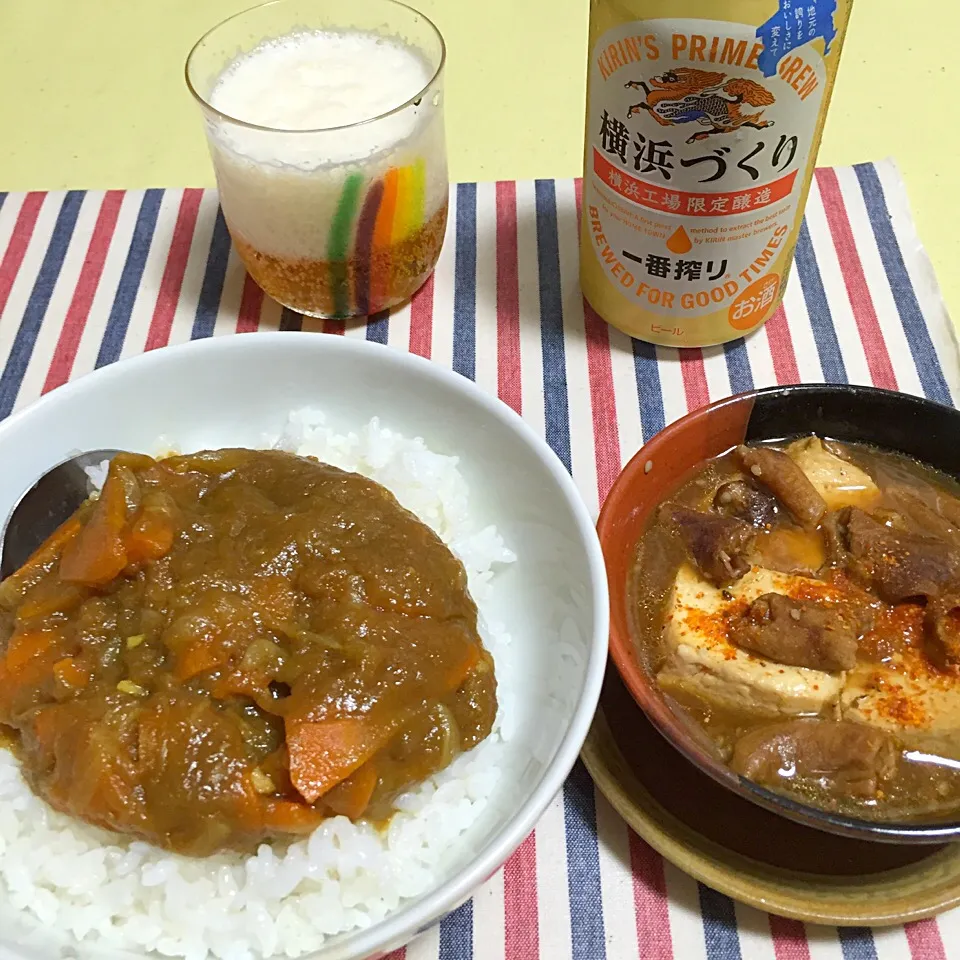 晩酌セット完了
カレーと煮込み豆腐|Noriyuki Saitoさん