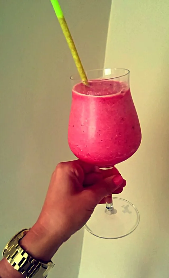 Melounový drink se sušenou syrovátkou. #freshdinner #dinnerdrink #melone #meloun #syrovátka #linie #stayslim|LucieFoodさん