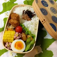 Snapdishの料理写真:昨日、旦那さんがお休みだったのでお昼は2人でゆっくり♪


ご飯(梅干し、こんぶ)
鶏肉の甘酢焼き
カレーコロッケ
ゆで卵
とうもろこし
切り干し大根
枝豆
ミニトマト

明日も仕事になっちゃってるから明日もお弁当作り頑張らないと(^^)|のむみさん