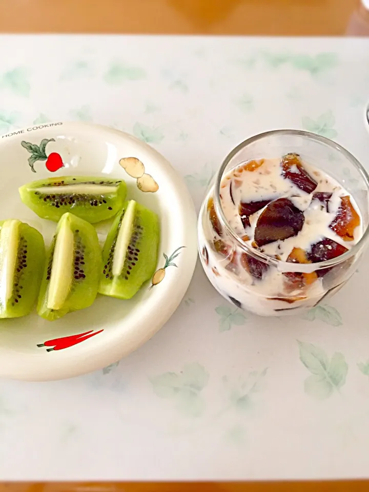 寝る前に仕込むと食べれる、
夏の朝食コーヒーゼリー☕️|にゃふてんさん