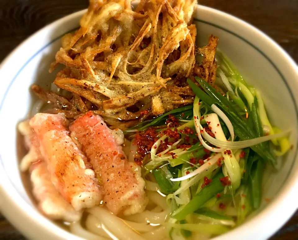 また昼、また麺
「ごぼうかき揚げ・カニカマ天うどん」|muutさん